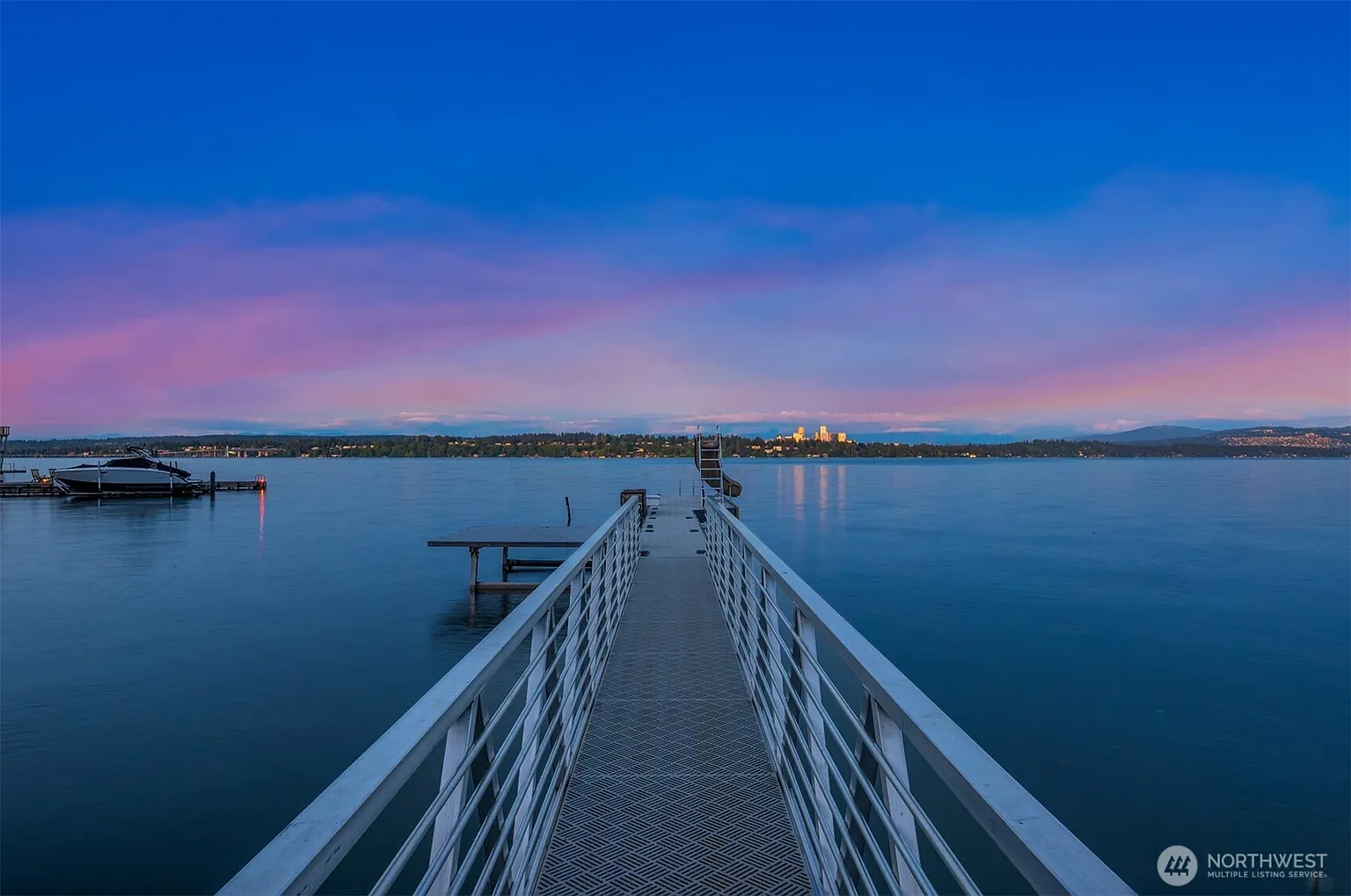 The Mercer Crest Waterfront photograph 4